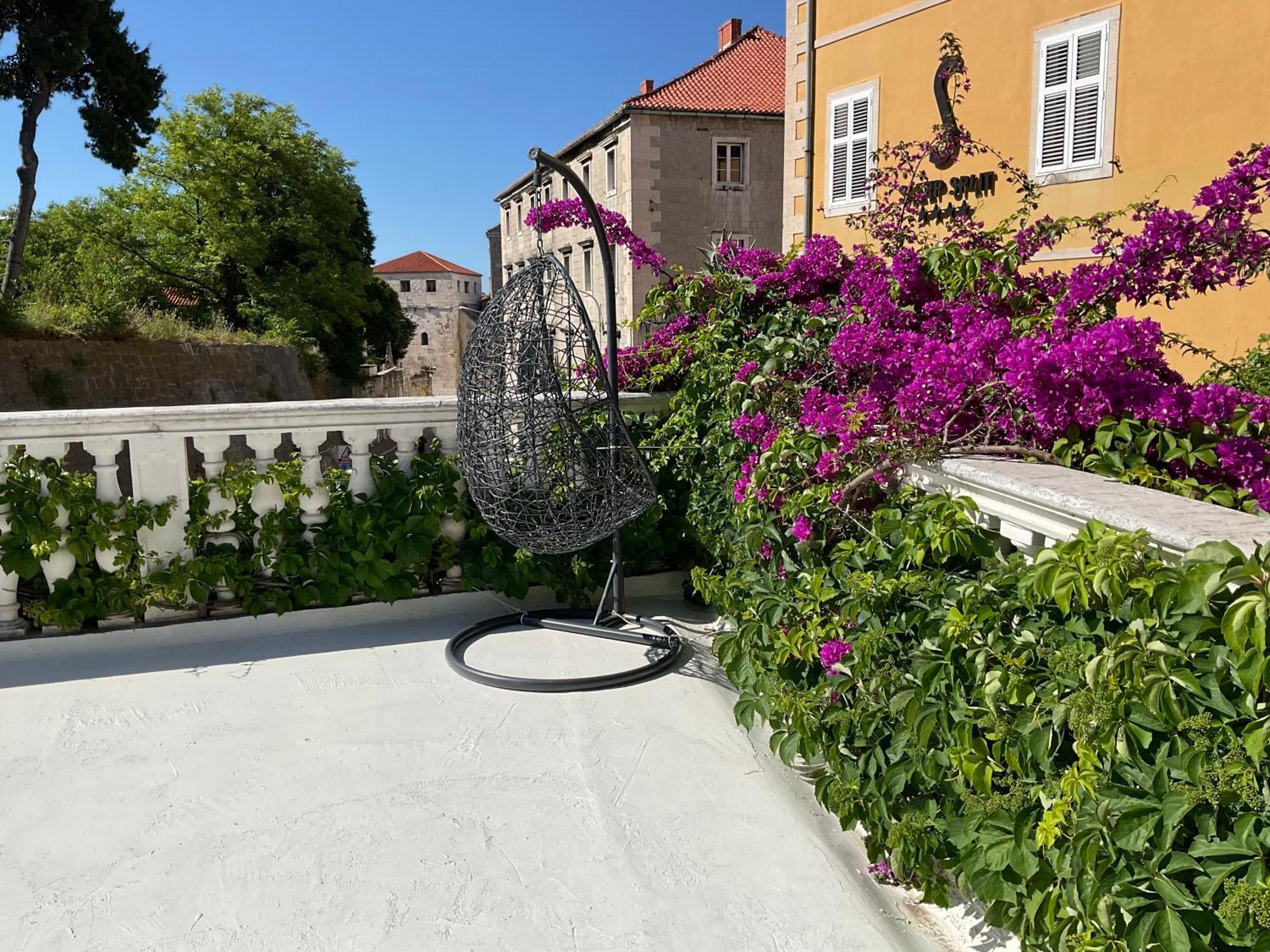 Terrace Suites-split Apartment Split